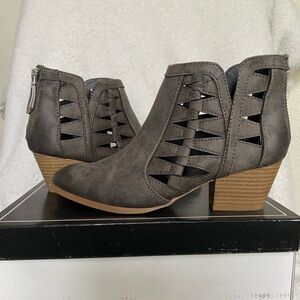 QUPID brand. Women. Size 6. Booties. Never Been Worn. Grey.